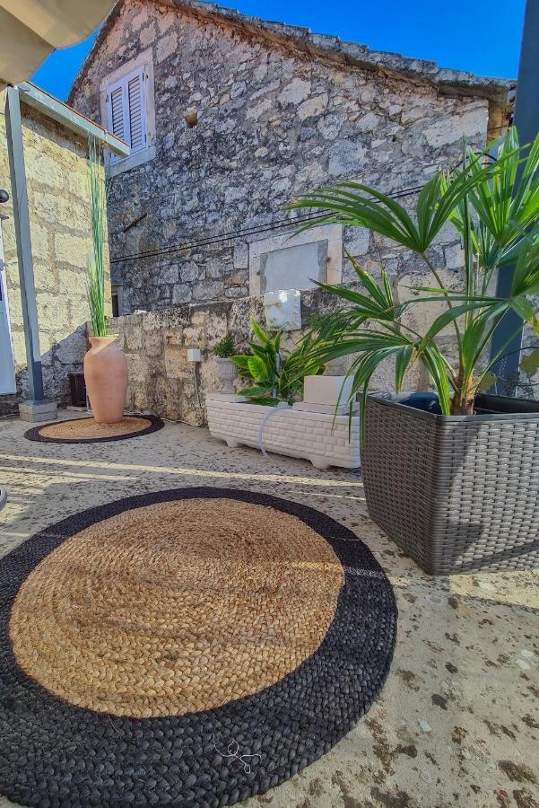 Kaya House * Nerezisca