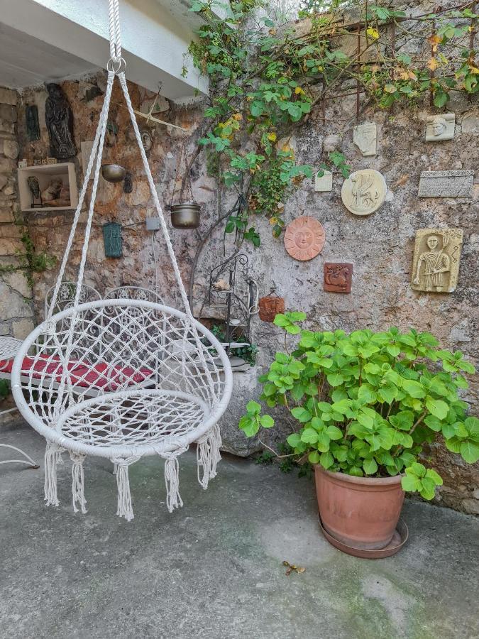 Kaya House * Nerezisca