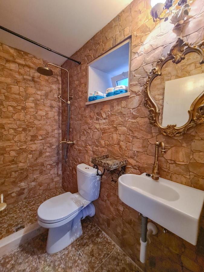 Kaya House * Nerezisca